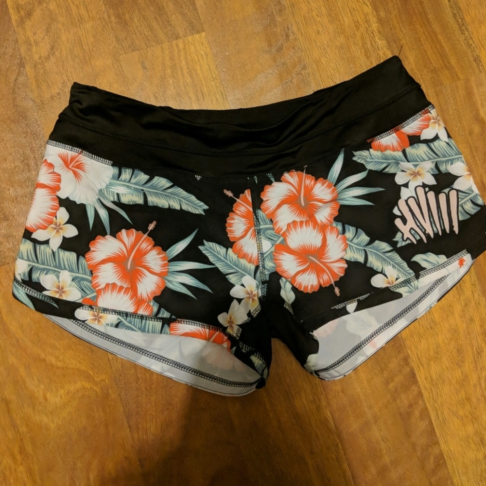 Hviii brand goods floral shorts